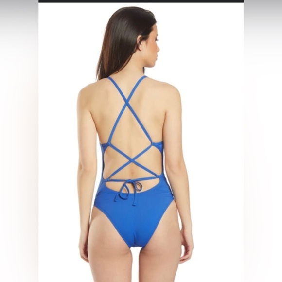 Nike Women's HydraStrong Solid Lace up Tie Back 1-Piece Swimsuit Blue Size 2 new - Picture 1 of 3